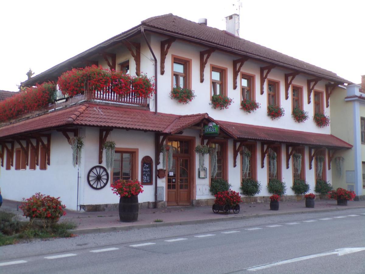 Penzion Restaurace U Helferu Libuň 外观 照片