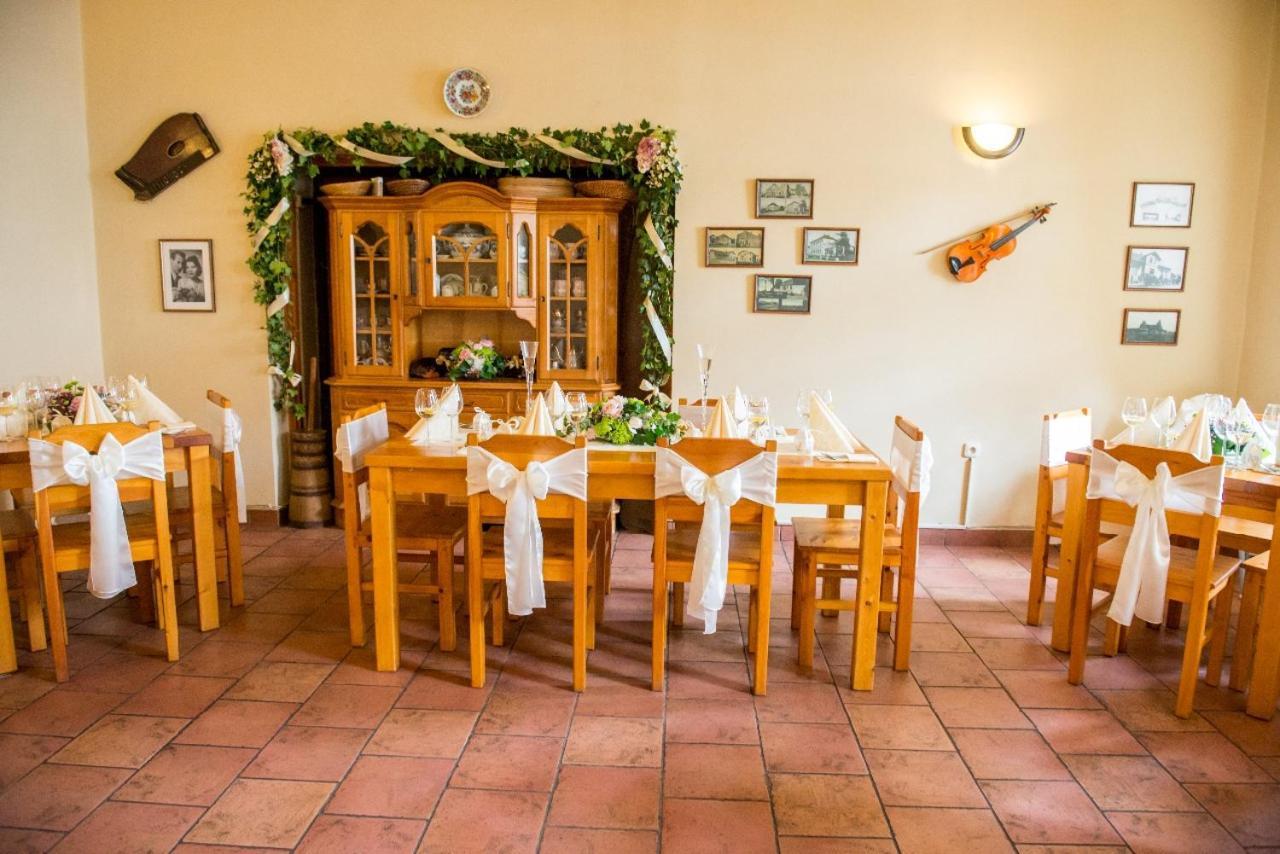 Penzion Restaurace U Helferu Libuň 外观 照片